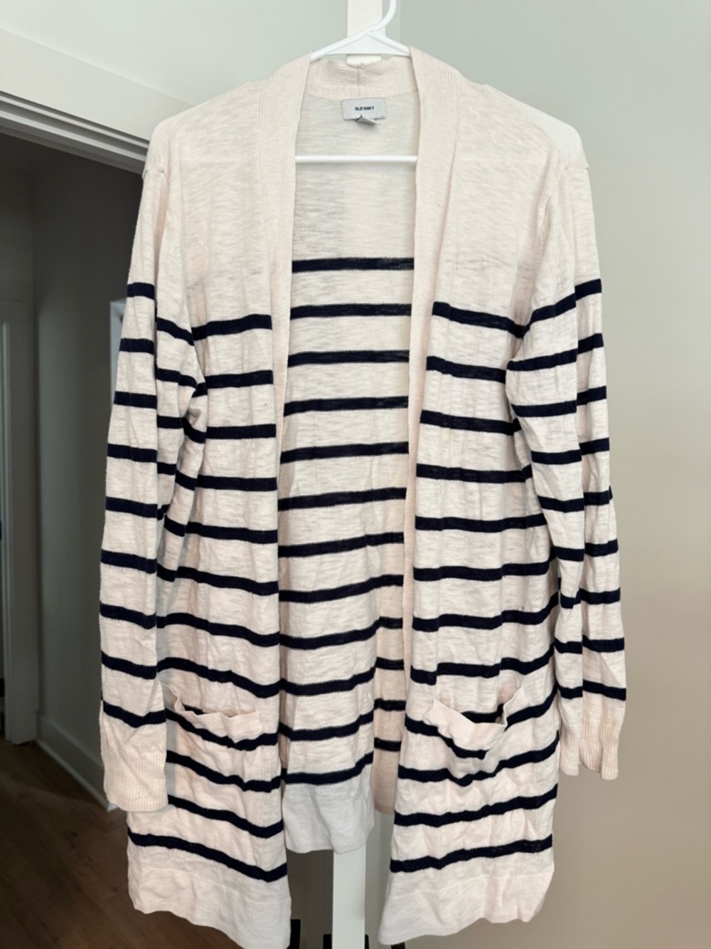 Old Navy Cream Lightweight Crewneck Sweater